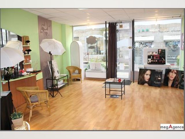 Fougeres Commercial for rent