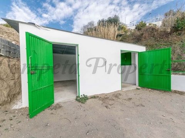 Competa Commercial for rent