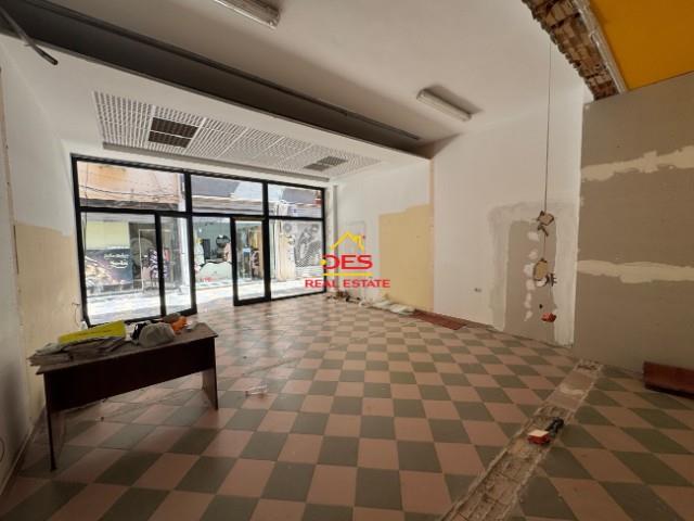 Bulevardi-Ismail-Qemali-Skel Commercial for rent